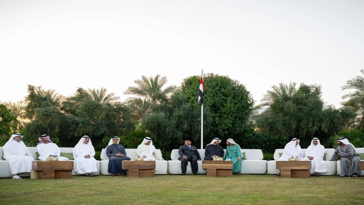 رئيس الدولة يبحث شؤون الوطن مع حكام الإمارات بمناسبة شهر رمضان المبارك